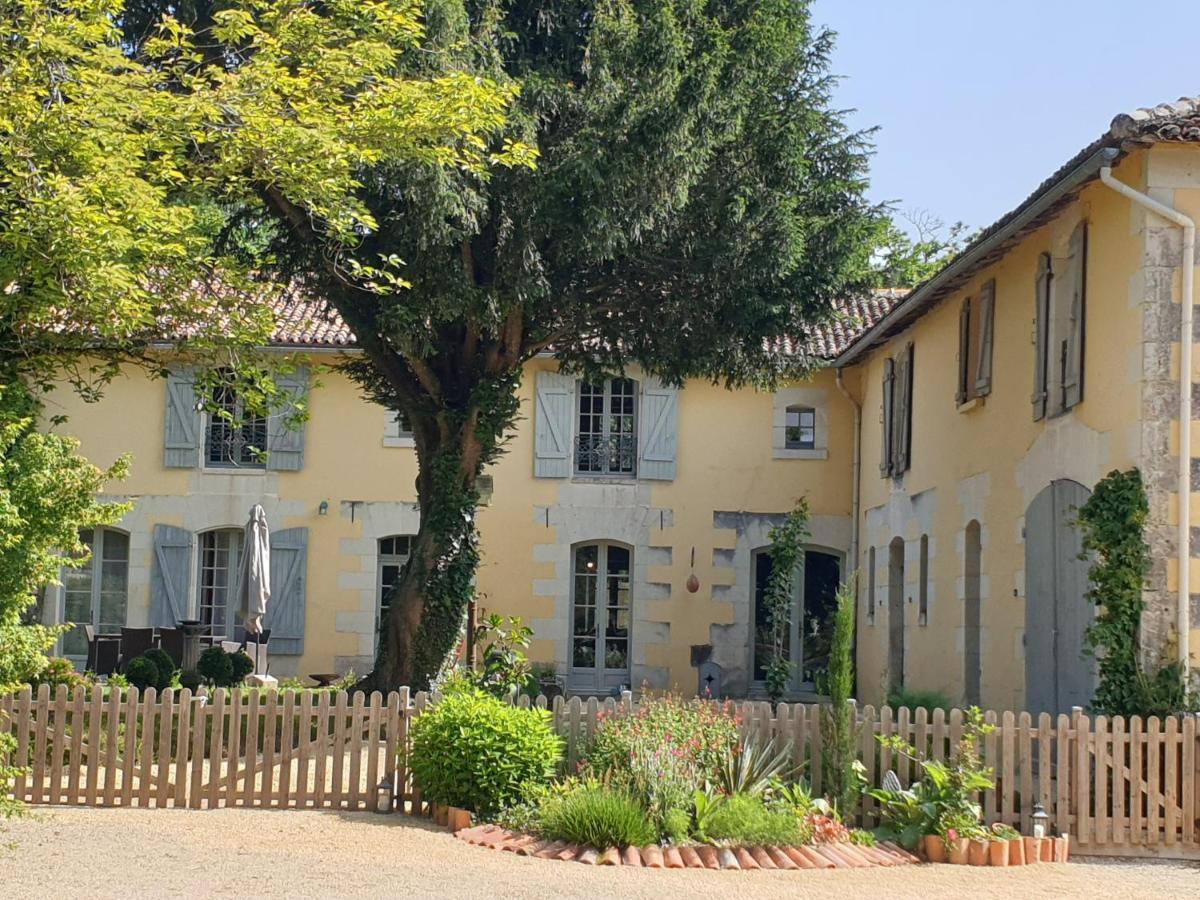 Villa L'Olivier Monts-sur-Guesnes Exterior foto